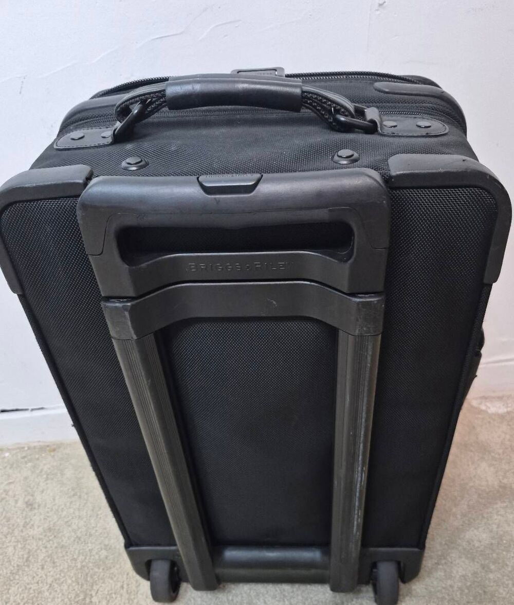 Briggs &Riley Baseline carry-on - Picture 3 of 11